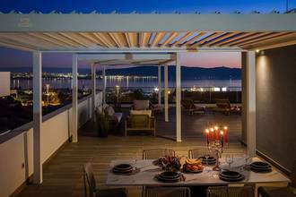 Thumbnail von Luxurious new build villa with pool, hot tub, and panoramic view