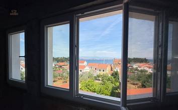 Thumbnail von House with three residential units, garden, and sea view, near the sea