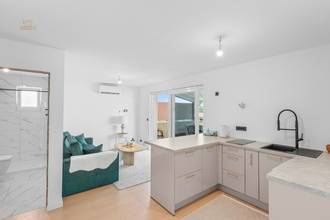Thumbnail von House with three residential units, garden, and sea view, near the sea