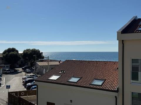 Neue Luxuswohnung mitten in der Stadt, nur Schritte vom Strand