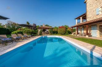 Thumbnail von Rustic stone villa with pool and hot tub