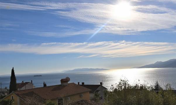 Furnished apartment with panoramic sea view
