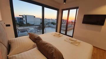 Thumbnail von Modern luxury villa with swimming pool near the beach