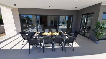 Thumbnail von Modern luxury villa with swimming pool near the beach