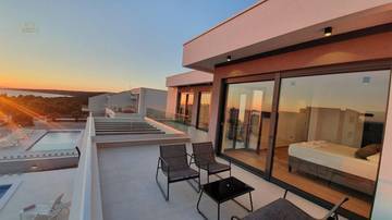 Thumbnail von Modern luxury villa with swimming pool near the beach