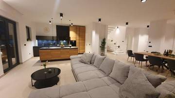 Thumbnail von Modern luxury villa with swimming pool near the beach