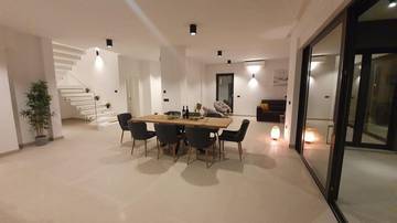 Thumbnail von Modern luxury villa with swimming pool near the beach
