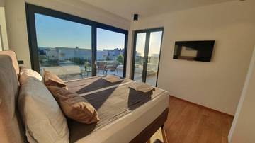 Thumbnail von Modern luxury villa with swimming pool near the beach