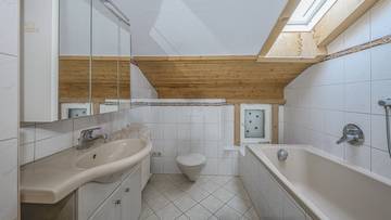Thumbnail von Apartment building with a secondary residence in a prime location