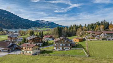 Thumbnail von Apartment building with a secondary residence in a prime location