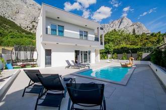 Thumbnail von Newly built villa, fenced property, Jacuzzi on the roof