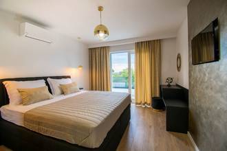 Thumbnail von Newly built villa, fenced property, Jacuzzi on the roof