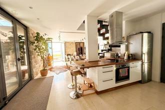 Thumbnail von Well-maintained stone house directly on the water, two units, saltwater pool