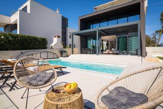 Thumbnail von Newly built luxury villa, fully furnished, heated ceramic pool, and pergola
