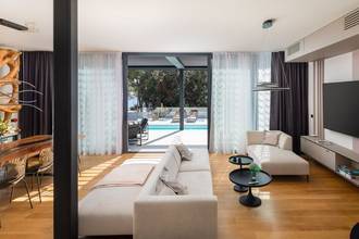 Thumbnail von Newly built luxury villa, fully furnished, heated ceramic pool, and pergola