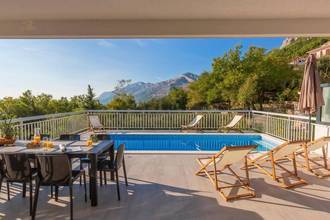Thumbnail von Newly built villa on the hillside, two separate units, pool and Jacuzzi