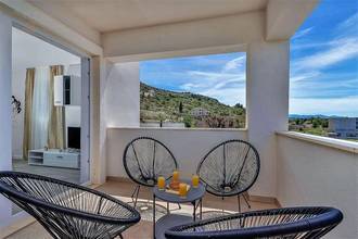 Thumbnail von Fully equipped holiday villa with private pool and open lake view