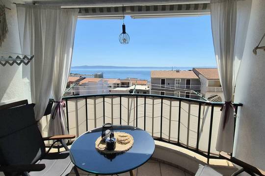 Geräumige Wohnung auf zwei Ebenen mit Loggia, Balkon und Meerblick