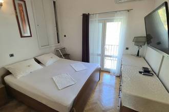 Thumbnail von Spacious two-level apartment with loggia, balcony, and sea view