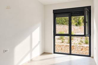 Thumbnail von New apartment on two levels with private garden, terraces, and parking space