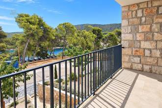 Thumbnail von New apartment on two levels with private garden, terraces, and parking space
