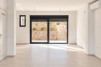 Thumbnail von New apartment on two levels with private garden, terraces, and parking space