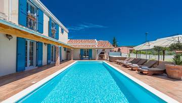 Thumbnail von Exceptional property with a pool, Jacuzzi, tennis court, and children's playground