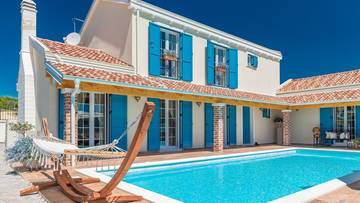 Thumbnail von Exceptional property with a pool, Jacuzzi, tennis court, and children's playground