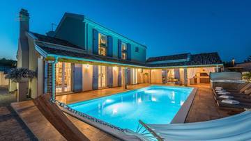 Thumbnail von Exceptional property with a pool, Jacuzzi, tennis court, and children's playground