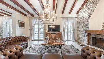 Thumbnail von Exceptional property with a pool, Jacuzzi, tennis court, and children's playground