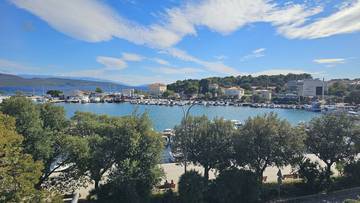 Thumbnail von Furnished apartment at the harbor, balcony with unobstructed water view