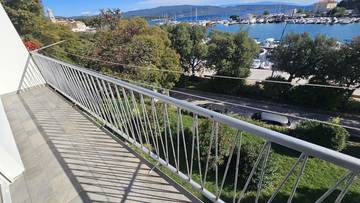 Thumbnail von Furnished apartment at the harbor, balcony with unobstructed water view