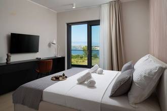 Thumbnail von Luxurious new build house, 130 meters to the water, heated pool and garden
