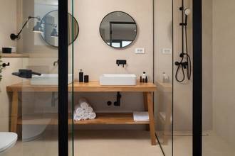 Thumbnail von Luxurious new build house, 130 meters to the water, heated pool and garden