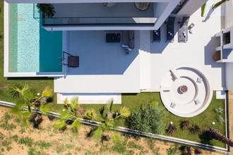 Thumbnail von Luxurious new build house, 130 meters to the water, heated pool and garden