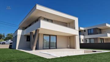 Thumbnail von Detached new-build villa, private pool, sauna, and four bedrooms