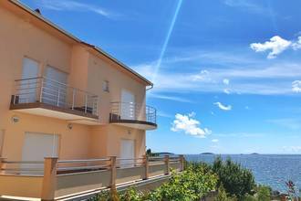 Thumbnail von Spacious residential house on the promenade next to a rocky beach