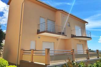 Thumbnail von Spacious residential house on the promenade next to a rocky beach