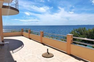 Thumbnail von Spacious residential house on the promenade next to a rocky beach