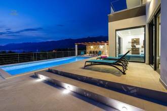 Thumbnail von Elegant house on a hillside, permanently unobstructed lake view, pool, and sun deck