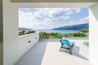 Thumbnail von Elegant house on a hillside, permanently unobstructed lake view, pool, and sun deck