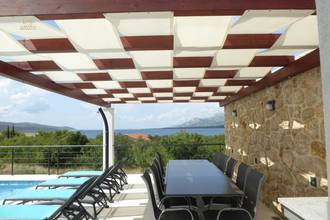 Thumbnail von Elegant house on a hillside, permanently unobstructed lake view, pool, and sun deck