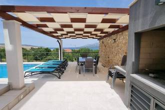Thumbnail von Elegant house on a hillside, permanently unobstructed lake view, pool, and sun deck