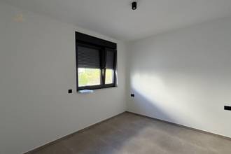Thumbnail von Newly built apartment with a 19 m² balcony, elevator, and two parking spaces.
