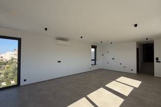 Thumbnail von Newly built apartment with a 19 m² balcony, elevator, and two parking spaces.