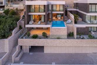 Thumbnail von Holiday villa facing south with elevator, spa, pool, and lake view