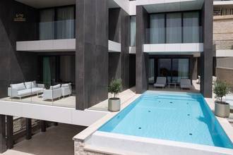 Thumbnail von Holiday villa facing south with elevator, spa, pool, and lake view
