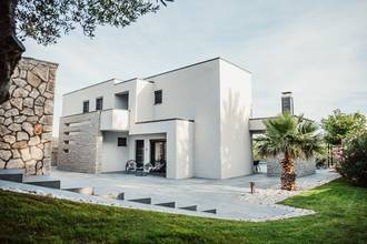 Thumbnail von Newly built luxury villa consisting of two independent apartments, heated pool 10 x 4 meters