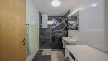 Thumbnail von Spacious garden apartment in a central quiet location