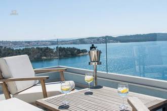 Thumbnail von Luxurious two-level penthouse with sea view